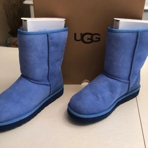 Blue Classic Short Ugg *NWOT*